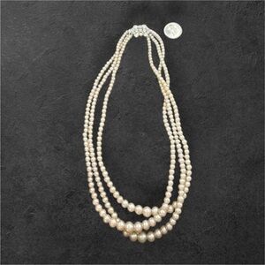 Vintage Marvella by Monet Elegant costume jewelry Pearl Necklace